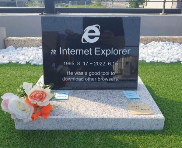 internet explorer gravestone