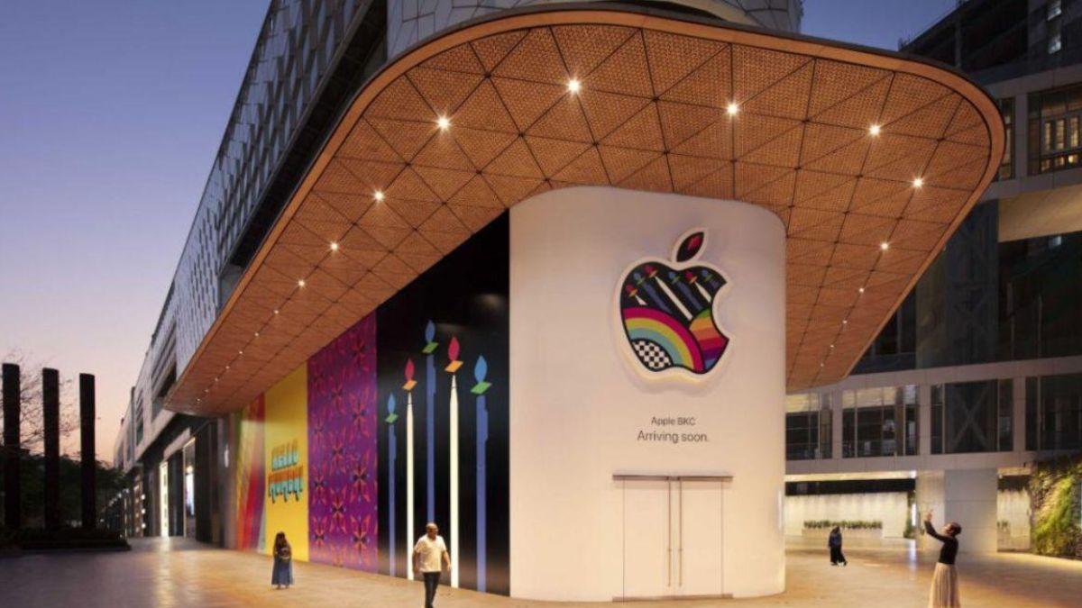Apple Launches First Store in India at Mumbai BKC