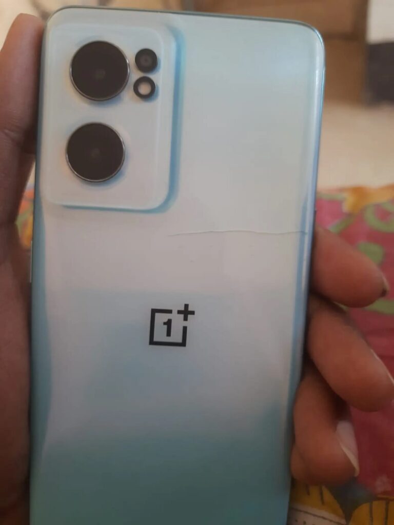 oneplus nord ce 2 back glass crack