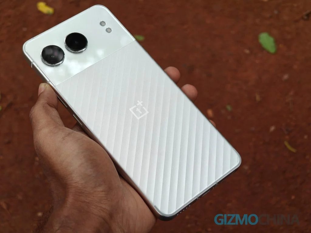 OnePlus Nord 5 leaked image showing design and display